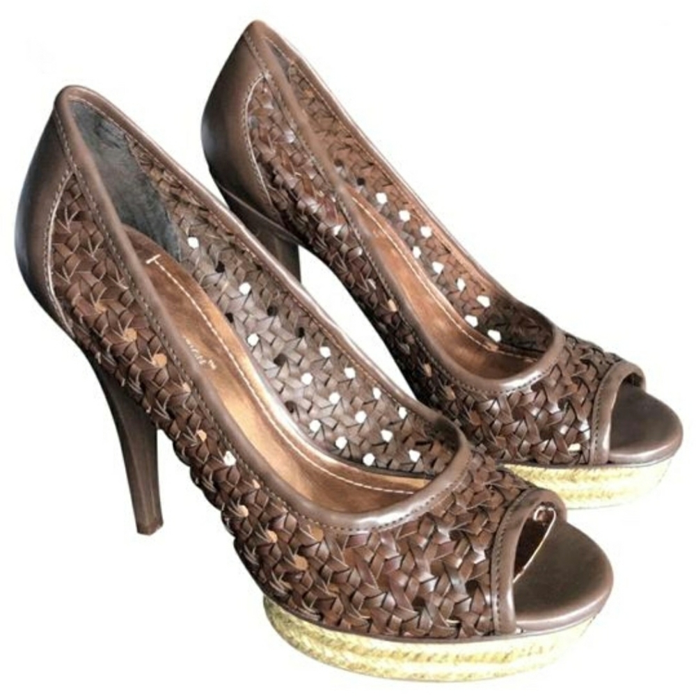 BCBGeneration Orlando Peep Toe Pumps Size 8